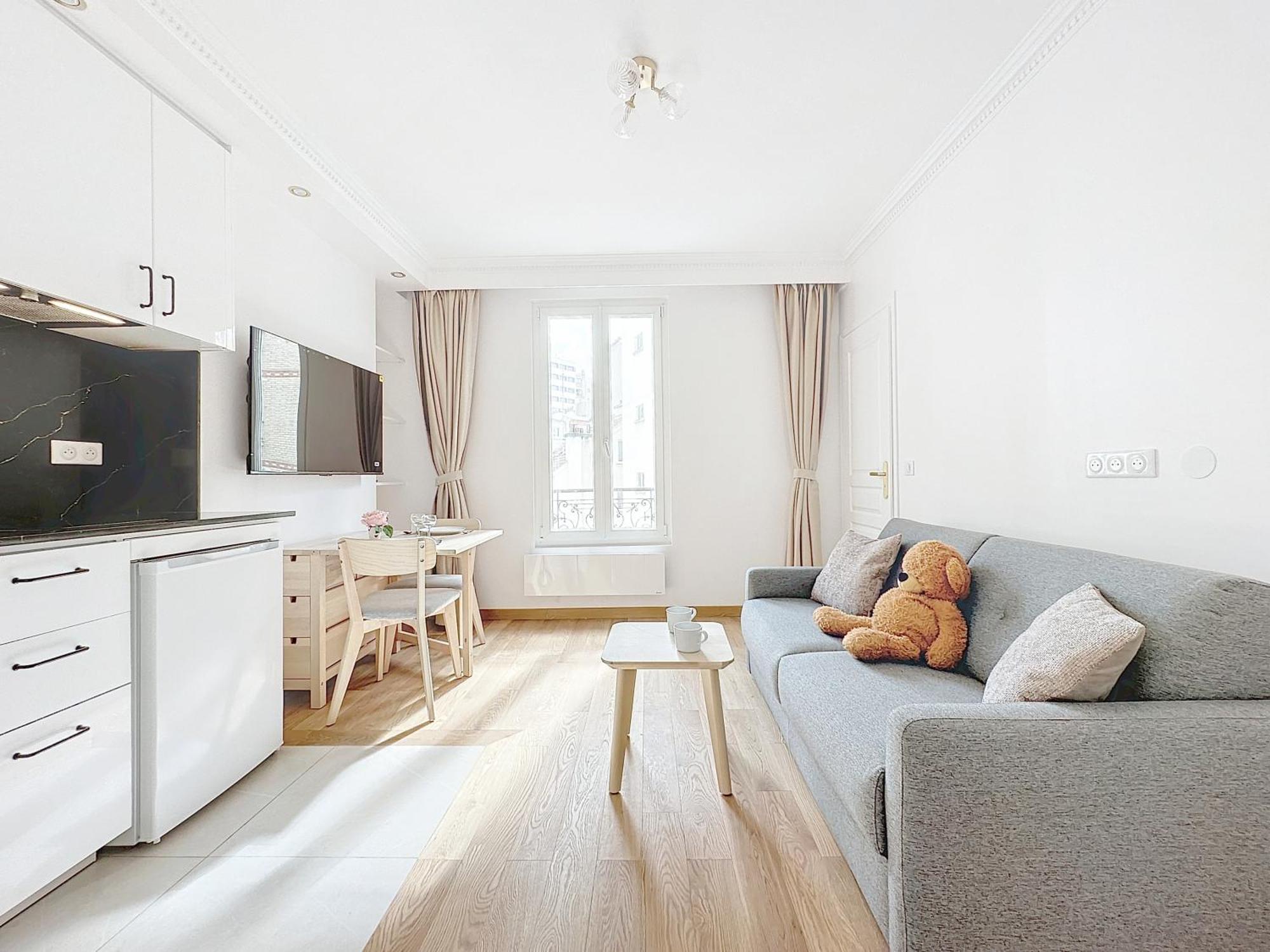 122 - Luxueux Pied-a-terre Parisien Parigi